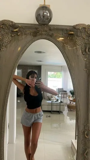 Liyamizrahii OnlyFans Leaked Free Thumbnail Picture - #LogMZCxzle