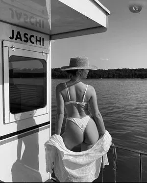 Liz Kaeber OnlyFans Leaked Free Thumbnail Picture - #8Q8aPBvtjo