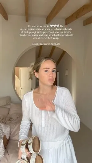 Liz Kaeber OnlyFans Leaked Free Thumbnail Picture - #x7XkhprL25