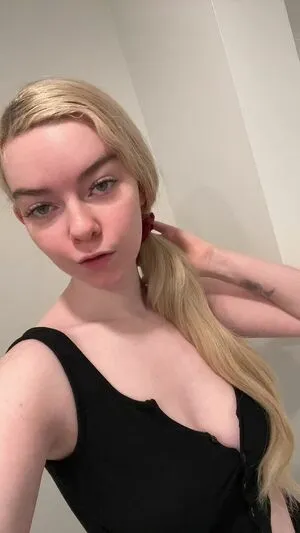 Liz Leblanc OnlyFans Leaked Free Thumbnail Picture - #RJMUwm2QxB