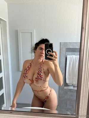 Lizbeth Eden OnlyFans Leaked Free Thumbnail Picture - #SqrLstAti3