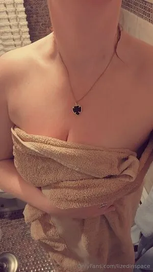 Lizedinspace OnlyFans Leaked Free Thumbnail Picture - #YICG51zx0a