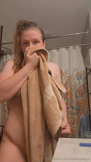 Lizedinspace OnlyFans Leaked Free Thumbnail Picture - #smNJ8L5K46