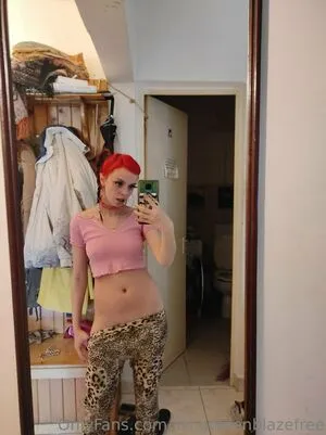 Lizi Goldenblazefree OnlyFans Leaked Free Thumbnail Picture - #DtL0adHOY4