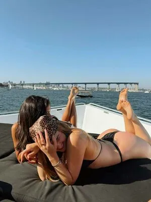 Lizjjewell OnlyFans Leaked Free Thumbnail Picture - #1noug7c0w9