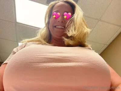 Lizmyth OnlyFans Leaked Free Thumbnail Picture - #4OWjhpJBaQ