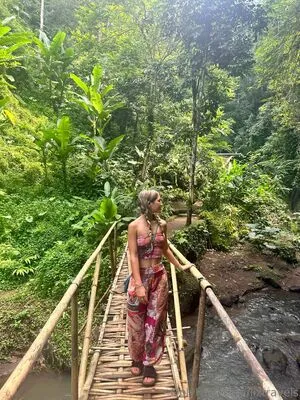 Liztravels OnlyFans Leaked Free Thumbnail Picture - #848BBhXlwD