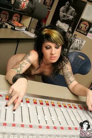 Lizzi OnlyFans Leaked Free Thumbnail Picture - #SWaOWomcaj