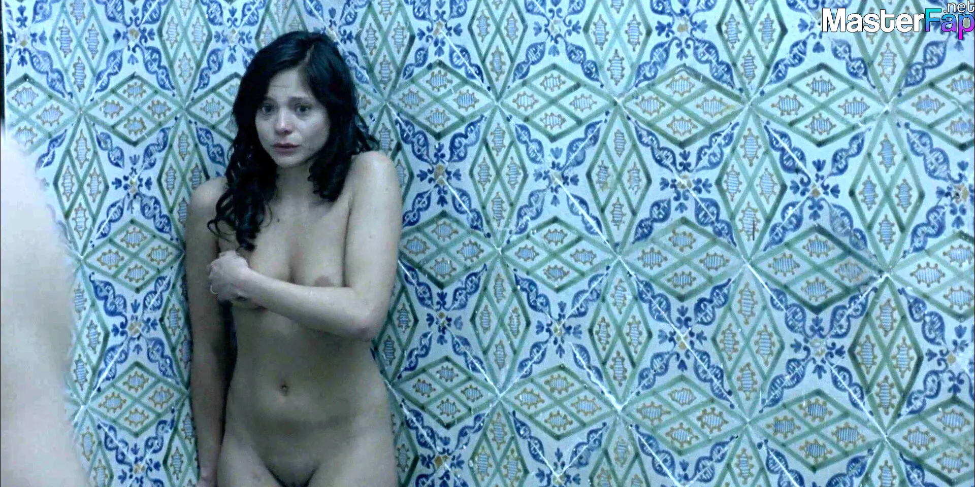 lizzie-brochere
