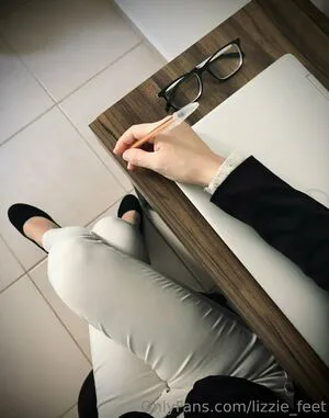 Lizzie Feet OnlyFans Leaked Free Thumbnail Picture - #Akpspdn7Pn