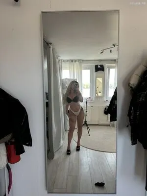 Lizzie Grey OnlyFans Leaked Free Thumbnail Picture - #rSNxGrpbdp