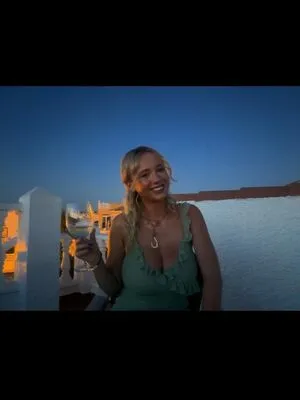 Lizzie Quinn OnlyFans Leaked Free Thumbnail Picture - #2BcD77JV8O