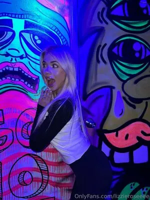 Lizzieroseeee OnlyFans Leaked Free Thumbnail Picture - #d2Zyfo4c2m