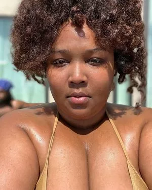 Lizzo OnlyFans Leaked Free Thumbnail Picture - #2cjxHlqZLb