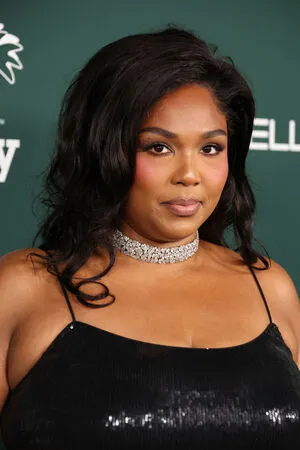 Lizzo OnlyFans Leaked Free Thumbnail Picture - #2zIqMW2F8y