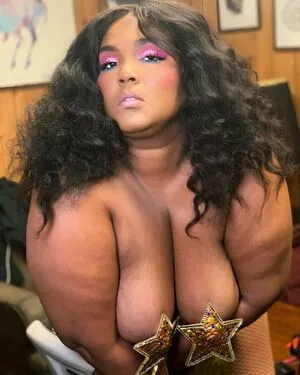 Lizzo OnlyFans Leaked Free Thumbnail Picture - #9UeMWq70vv