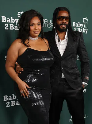 Lizzo OnlyFans Leaked Free Thumbnail Picture - #SIYbCodyVj