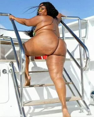 Lizzo OnlyFans Leaked Free Thumbnail Picture - #U2MGUESTjy