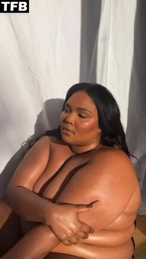 Lizzo OnlyFans Leaked Free Thumbnail Picture - #VccHlkPixN