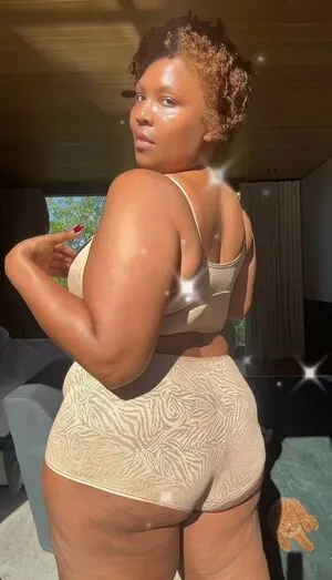 Lizzo OnlyFans Leaked Free Thumbnail Picture - #Vh0itGlhww