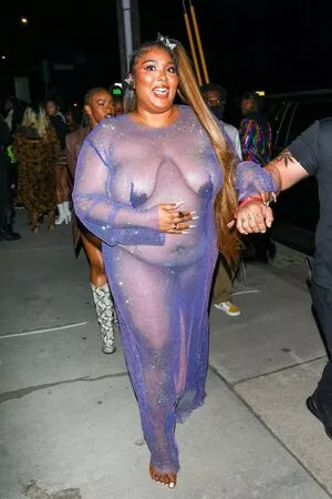 Lizzo OnlyFans Leaked Free Thumbnail Picture - #XKSMFXLOpr