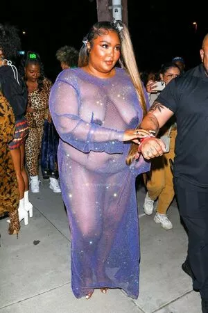Lizzo OnlyFans Leaked Free Thumbnail Picture - #XsinJytwYr