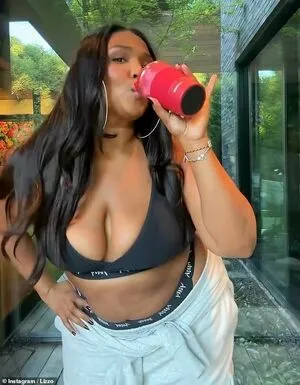 Lizzo OnlyFans Leaked Free Thumbnail Picture - #h5b9wYUA4Z