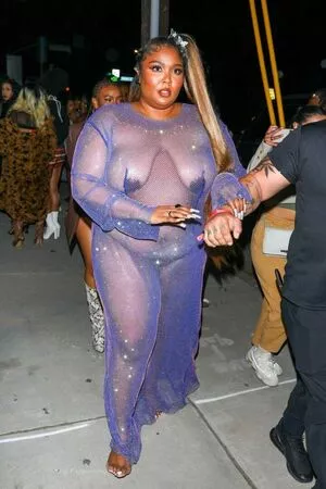 Lizzo OnlyFans Leaked Free Thumbnail Picture - #l3a2UXgOoB