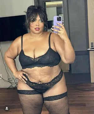 Lizzo OnlyFans Leaked Free Thumbnail Picture - #n2lSyYzsal