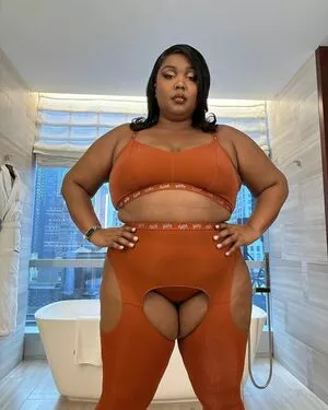 Lizzo OnlyFans Leaked Free Thumbnail Picture - #nMjMWi7U1n