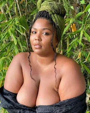 Lizzo OnlyFans Leaked Free Thumbnail Picture - #tLjYiRtoK9