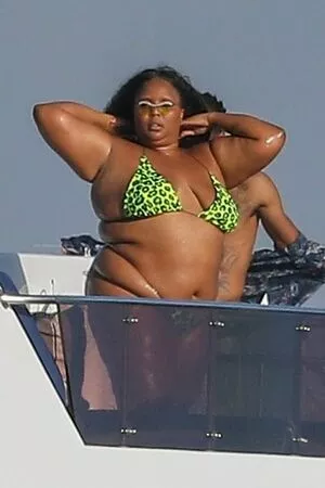 Lizzo OnlyFans Leaked Free Thumbnail Picture - #vhjYjeaxCX
