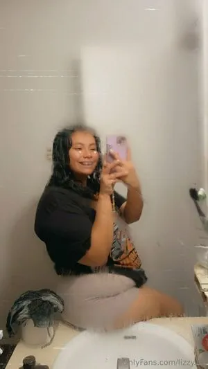 Lizzy OnlyFans Leaked Free Thumbnail Picture - #9Ch6j0rhBI