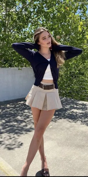 Lizzy Greene OnlyFans Leaked Free Thumbnail Picture - #2HwKVBNW9C