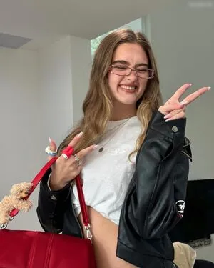 Lizzy Greene OnlyFans Leaked Free Thumbnail Picture - #2nGlulbkP0