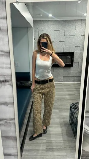 Lizzy Greene OnlyFans Leaked Free Thumbnail Picture - #UM61L4DY6V