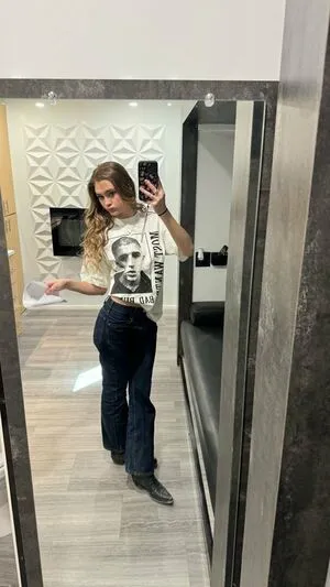 Lizzy Greene OnlyFans Leaked Free Thumbnail Picture - #d4J1k6d2DN