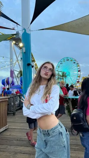 Lizzy Greene OnlyFans Leaked Free Thumbnail Picture - #vPvdmeqwJp