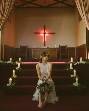 Lizzy Mcalpine OnlyFans Leaked Free Thumbnail Picture - #8C7Tgk4xTv