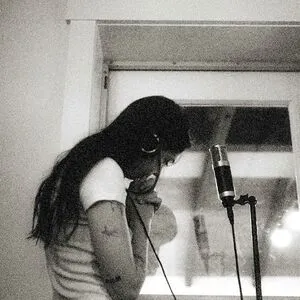 Lizzy Mcalpine OnlyFans Leaked Free Thumbnail Picture - #RX4G9aarei