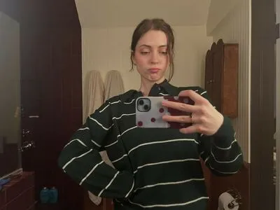 Lizzy Mcalpine OnlyFans Leaked Free Thumbnail Picture - #auroiaYNTm