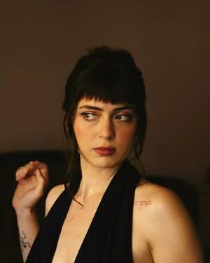 Lizzy Mcalpine OnlyFans Leaked Free Thumbnail Picture - #oNmlEV5WA4
