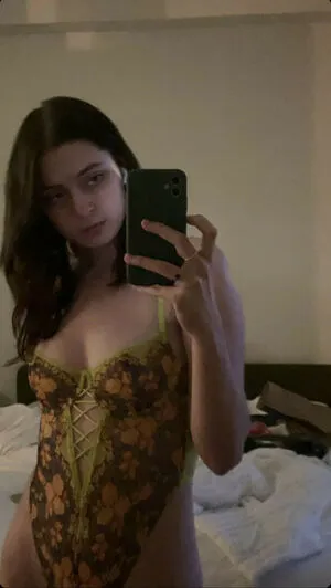 Lizzy Mcalpine OnlyFans Leaked Free Thumbnail Picture - #tMZJYKvzue