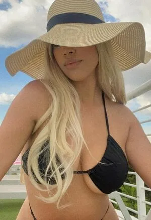 Lizzy Vee OnlyFans Leaked Free Thumbnail Picture - #sWuhLCukE6