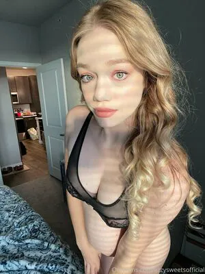 Lizzysweetsofficial OnlyFans Leaked Free Thumbnail Picture - #vvyFOCB25W