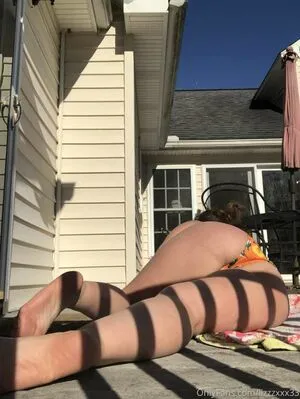 Lizzzxxx37 OnlyFans Leaked Free Thumbnail Picture - #0xupdUoiUe