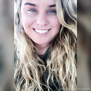 Lizzzxxx37 OnlyFans Leaked Free Thumbnail Picture - #YUQYqOkFox