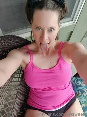 Llwsweets OnlyFans Leaked Free Thumbnail Picture - #1rLDZWdhf5