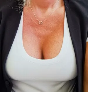 Lol Hotwife OnlyFans Leaked Free Thumbnail Picture - #JH3FrP3OX2