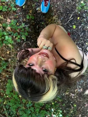 Lola Young OnlyFans Leaked Free Thumbnail Picture - #DjurY5auA4